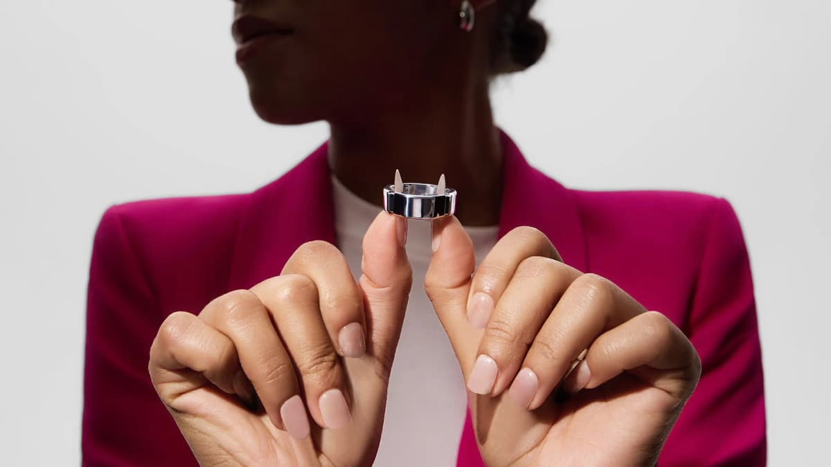 Circul Ring on hand